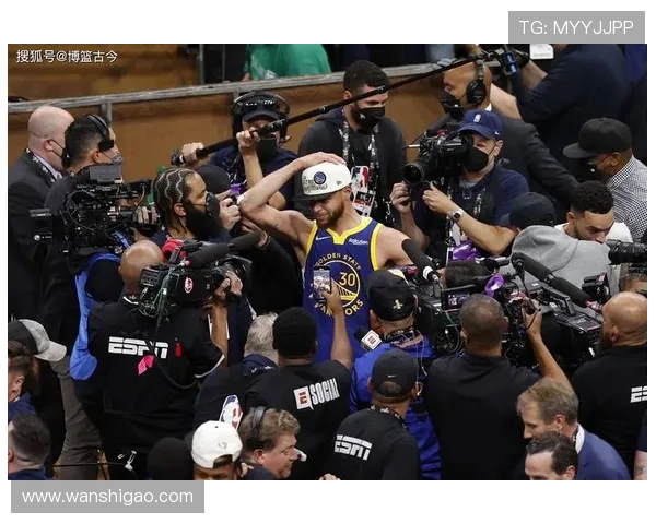 从低谷到巅峰有挫折的足球明星如何重塑自我与辉煌